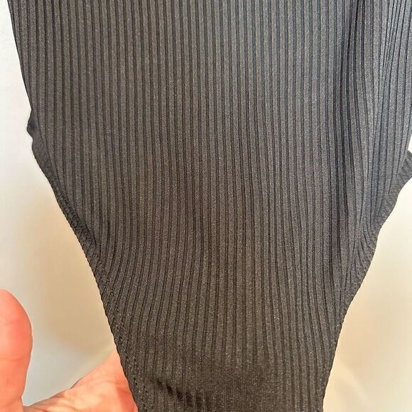 ASTR Black Ribbed Puff Sleeve Thong Bodysuit M - Picture 3 of 8